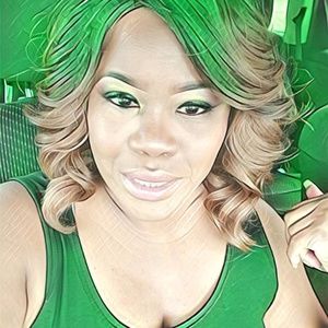 Meet your Posher, Latosha